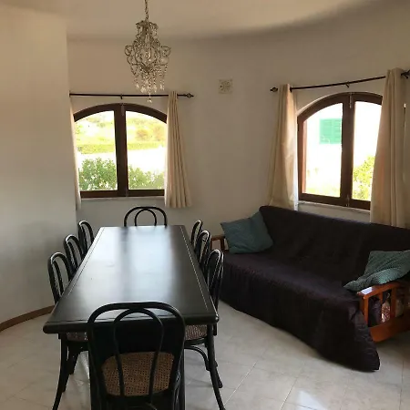 Villa Cash Ella