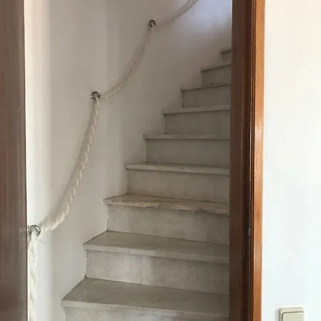 Cash Ella Villa *